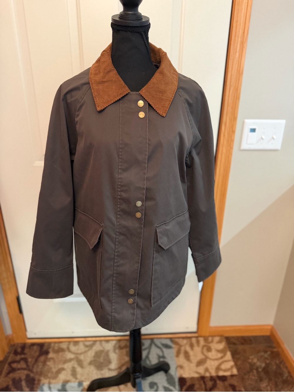 New Sanctuary brown SALG-25789-STC barn jacket with corduroy collar. Size medium